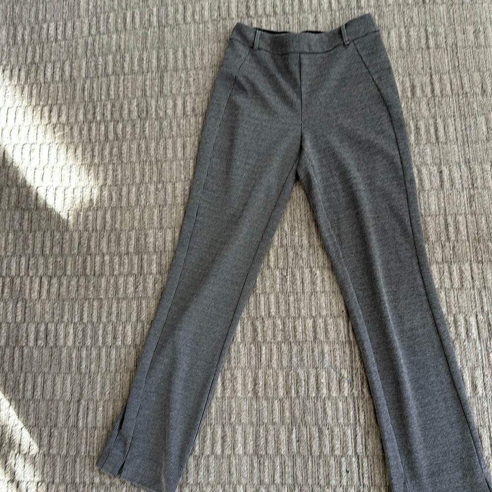 Lyses New York pants with tiny checkered pattern